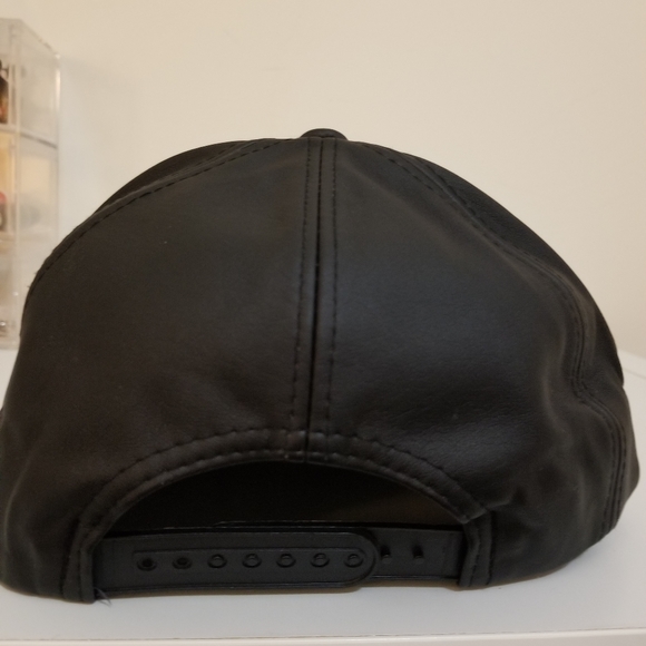 Snapback - Picture 5 of 5